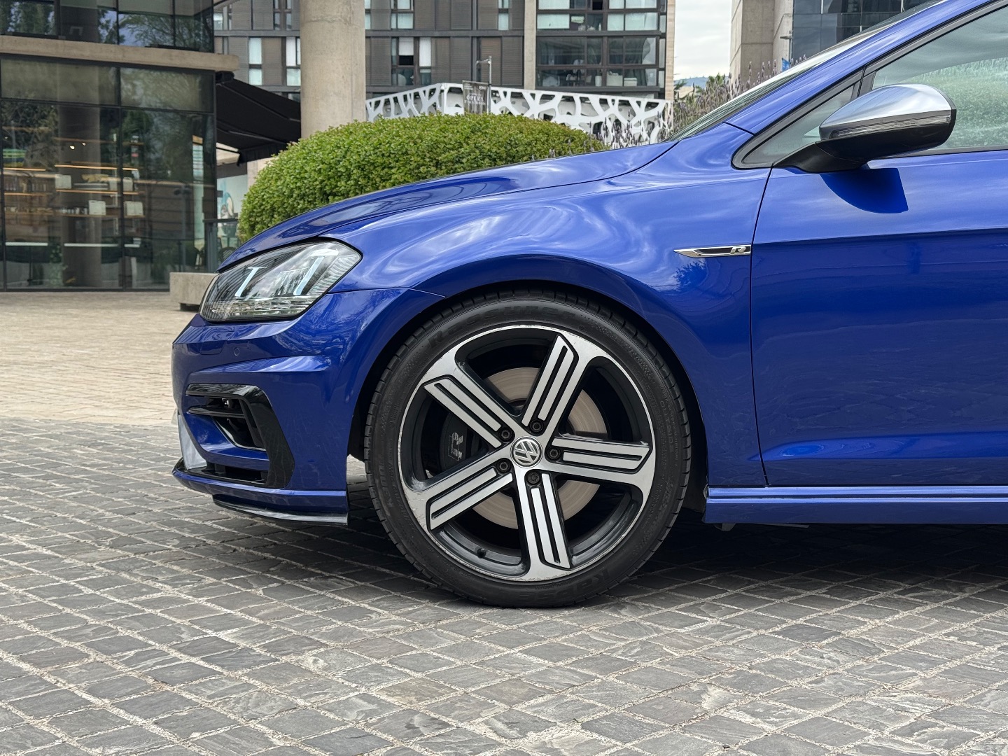 Volkswagen Golf — foto 8 de 19