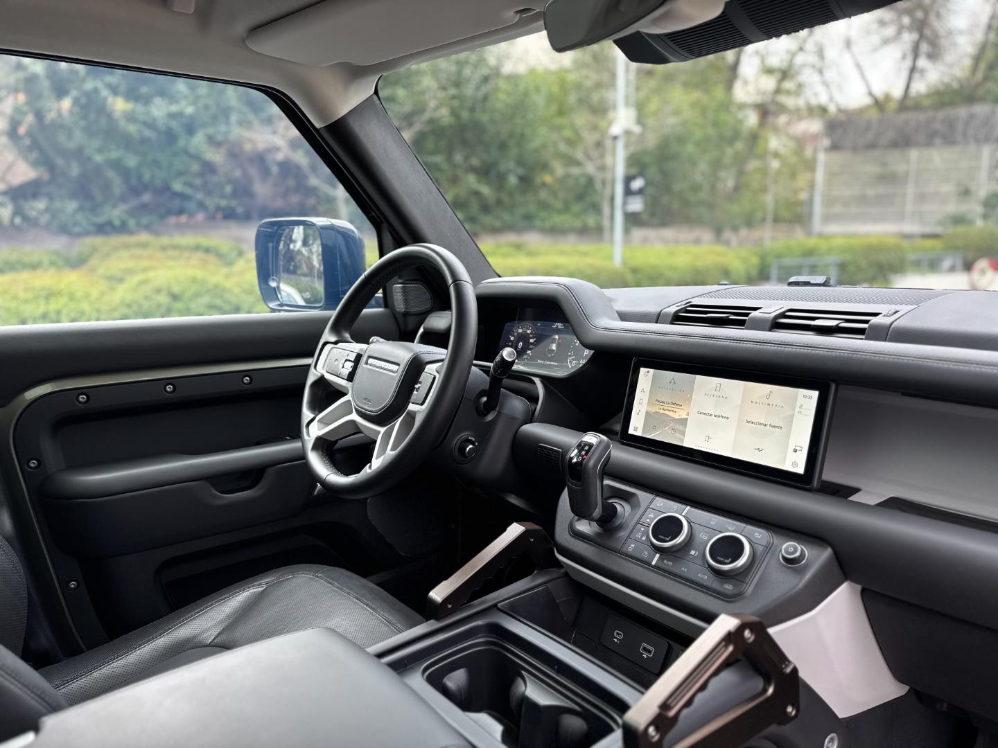 Land Rover Defender — foto 19 de 19