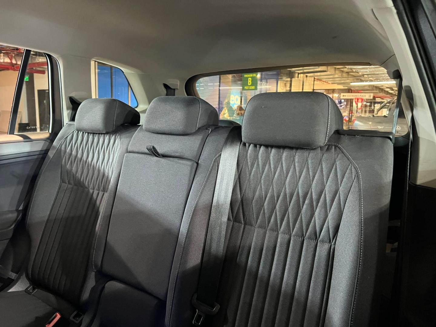 Volkswagen Tiguan — foto 21 de 22