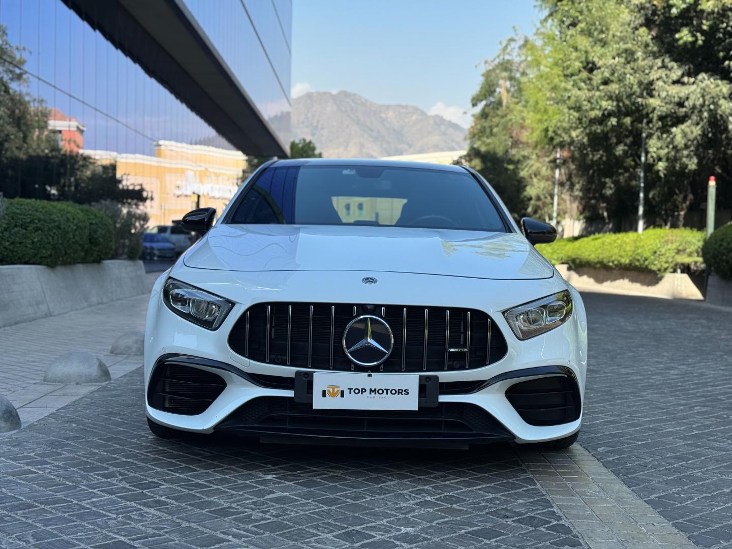 Mercedes-Benz A45S — foto 2 de 18
