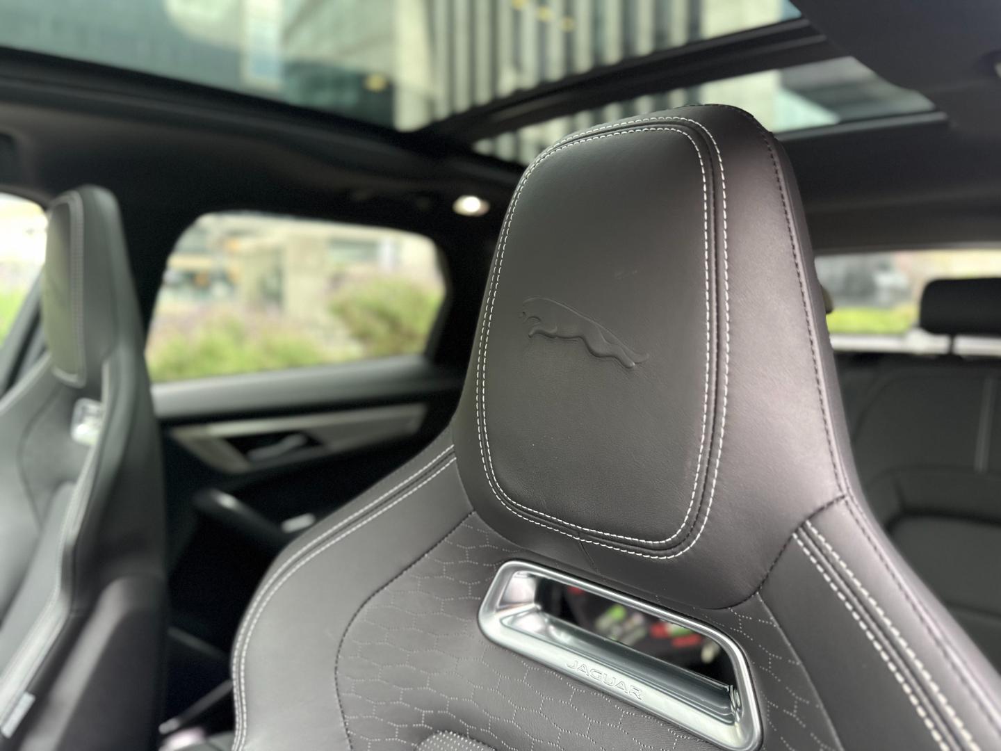 Jaguar F-Pace — foto 17 de 21
