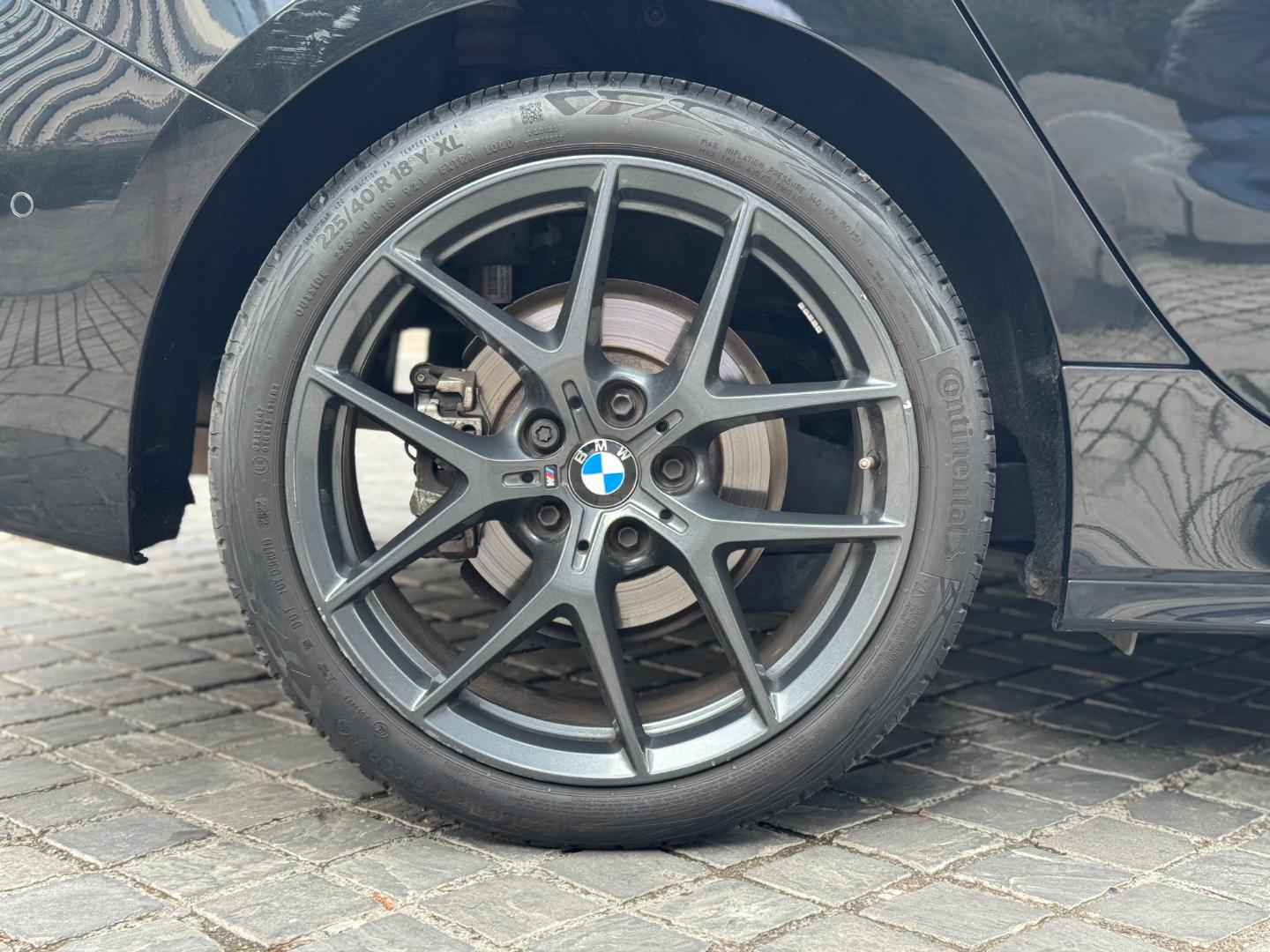 BMW 118I — foto 8 de 19