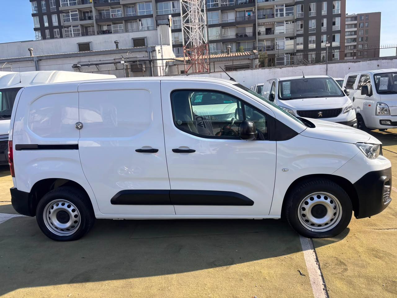 Peugeot Partner — foto 4 de 8