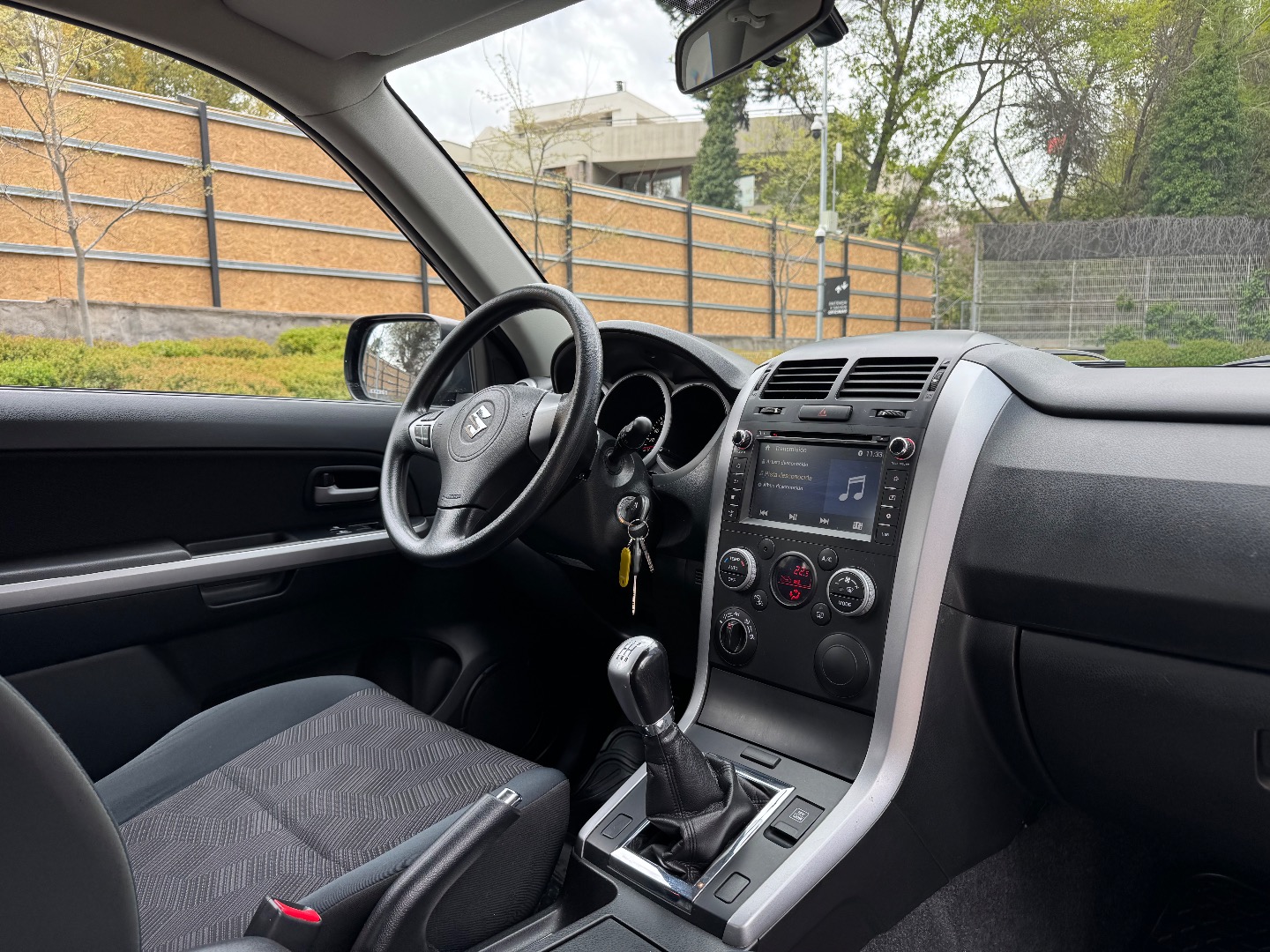 Suzuki Grand Vitara Glx2.4 — foto 16 de 19