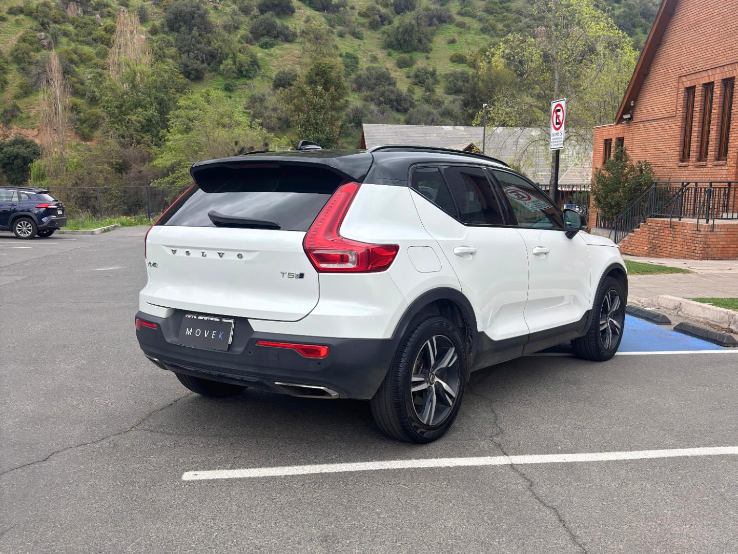 Volvo XC40 — foto 4 de 9