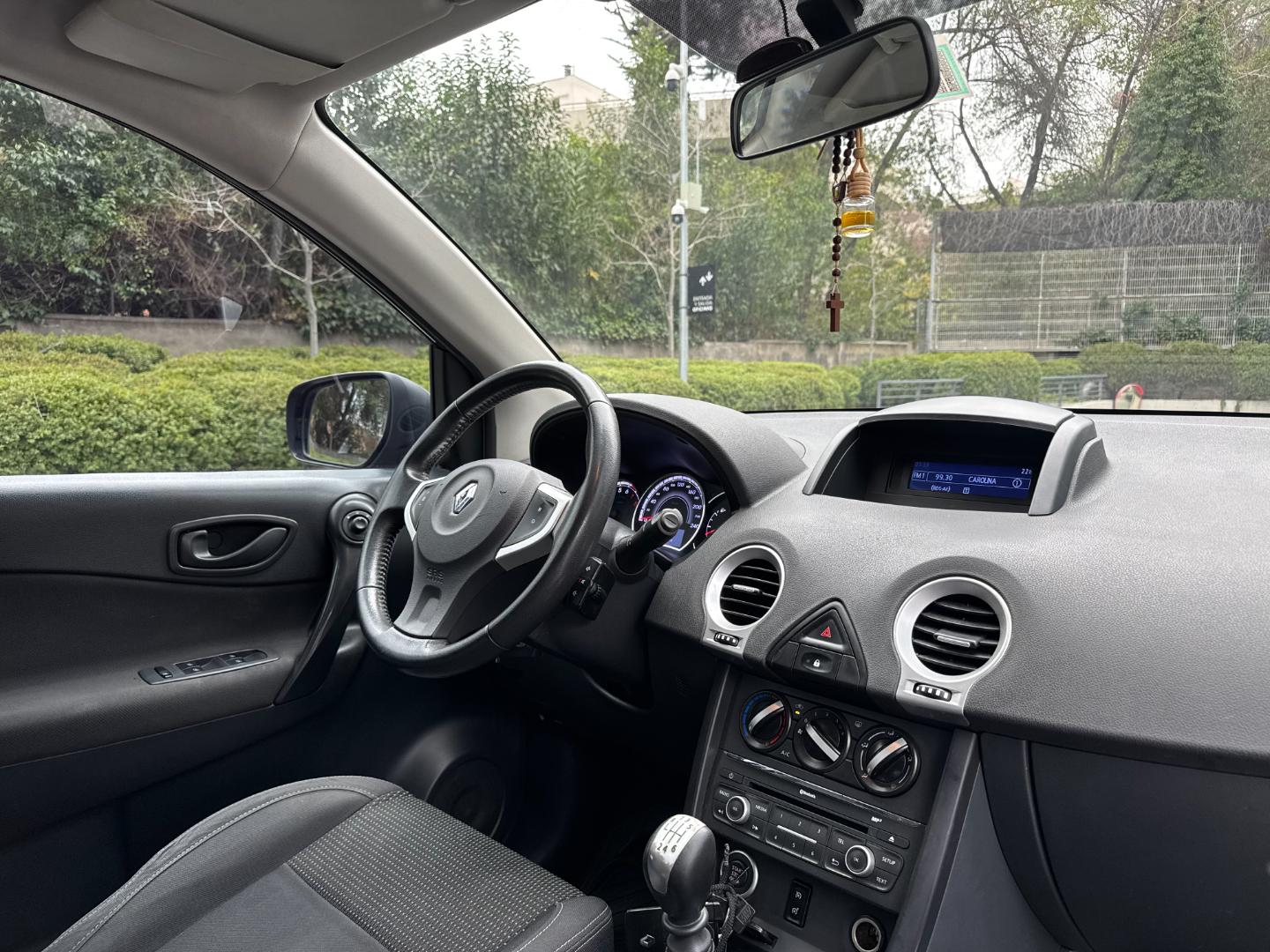 Renault Koleos — foto 15 de 19