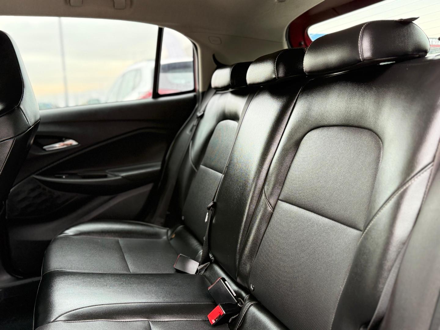 Chevrolet Onix — foto 15 de 15
