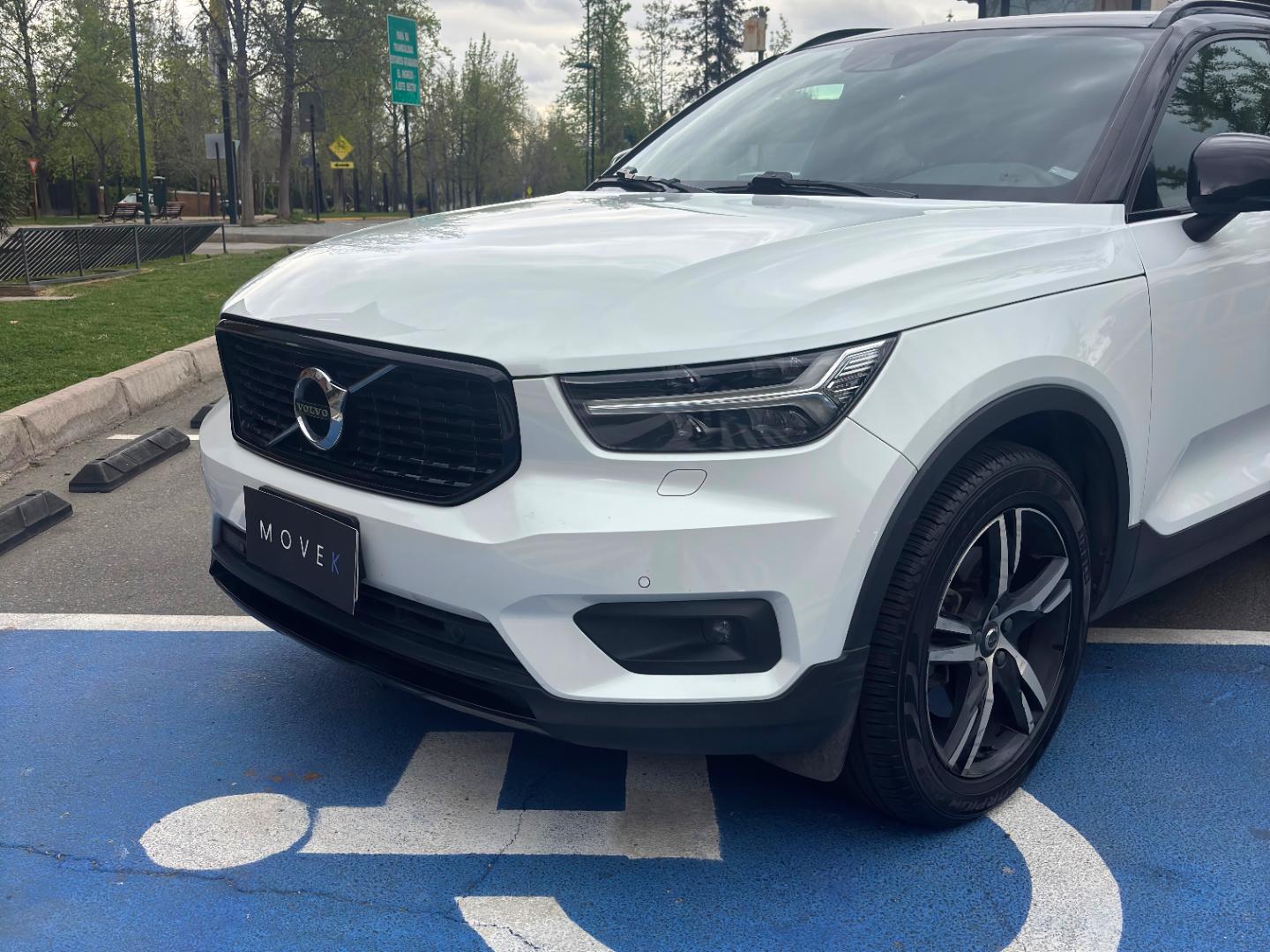 Volvo XC40 — foto 2 de 9