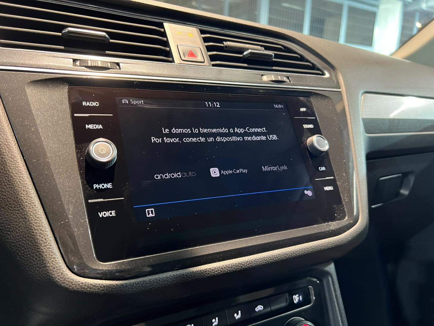 Volkswagen Tiguan — foto 15 de 22