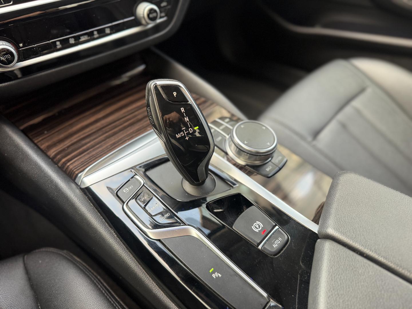 BMW 520I — foto 12 de 19