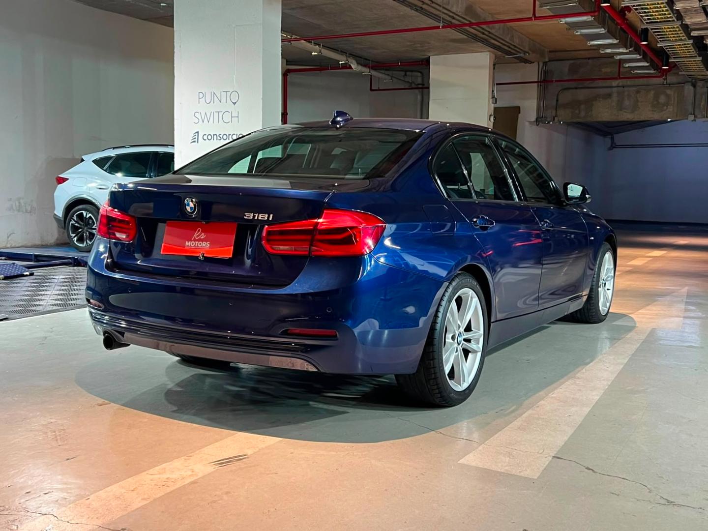 BMW 318I — foto 4 de 22