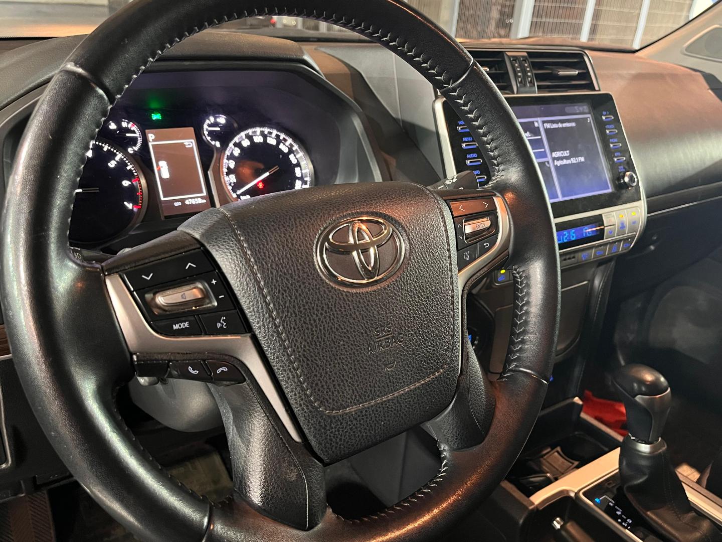 Toyota Land Cruiser Prado — foto 10 de 23