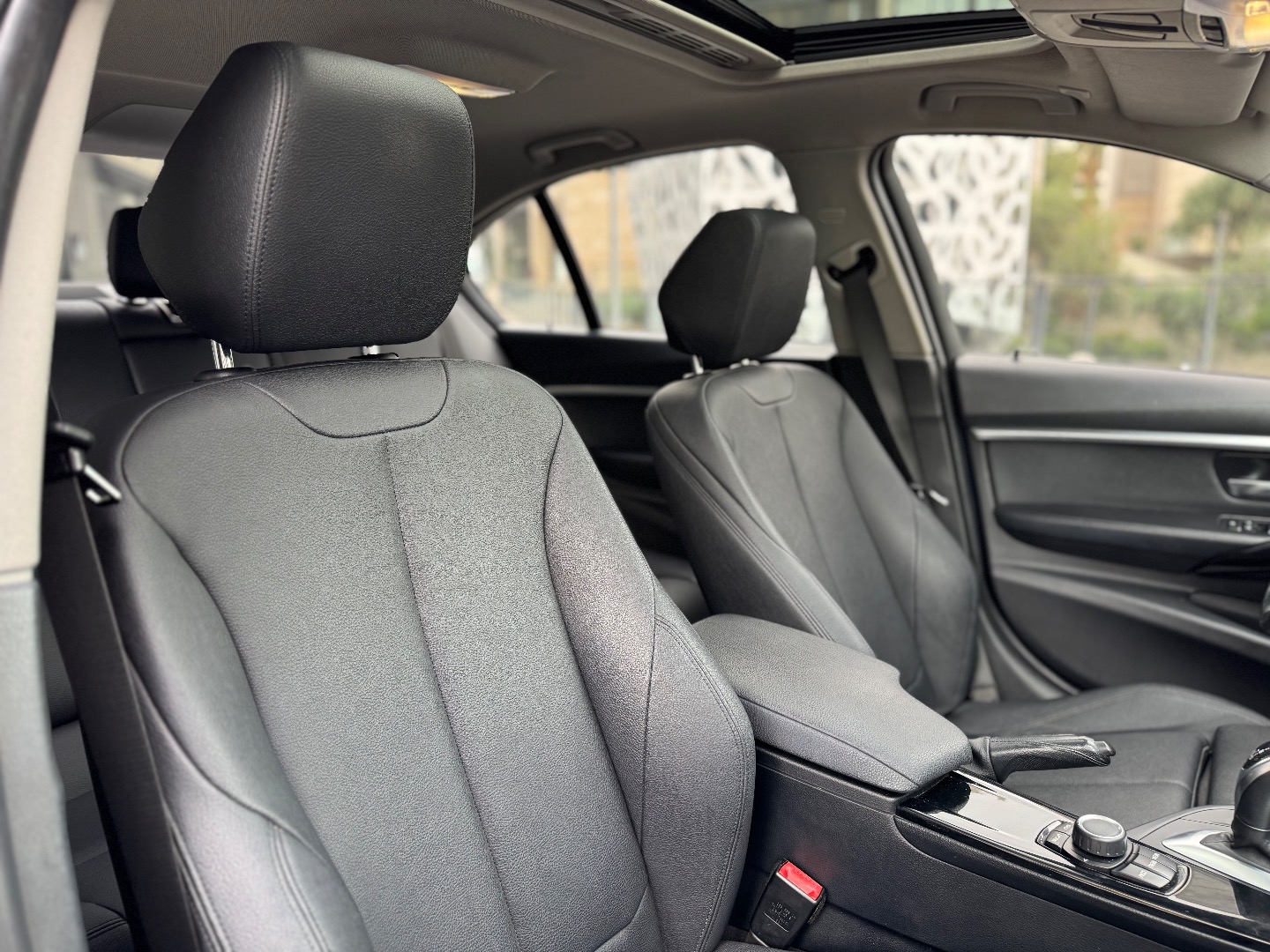 BMW 320I — foto 15 de 17