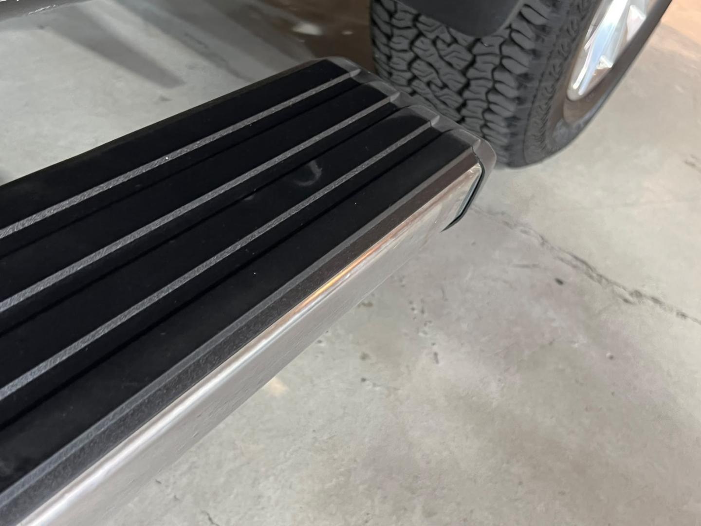 Chevrolet Silverado — foto 8 de 24