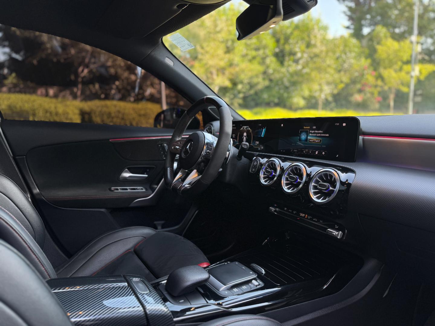 Mercedes-Benz A45S — foto 15 de 18