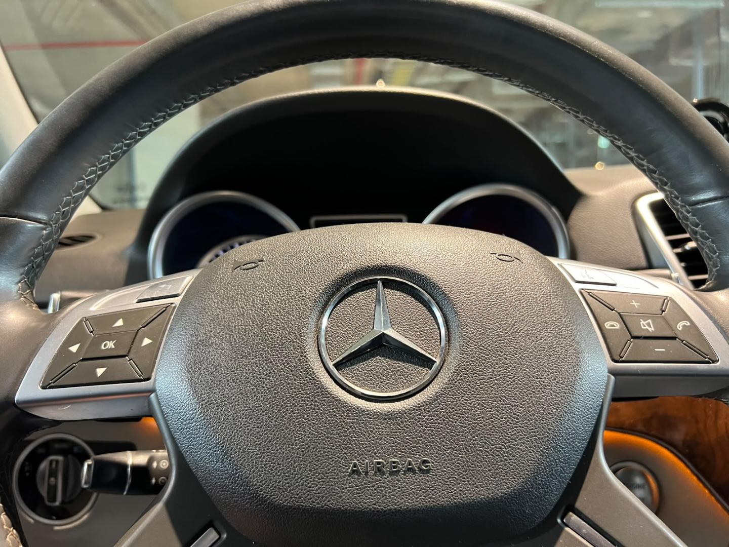 Mercedes-Benz Ml350 — foto 12 de 23
