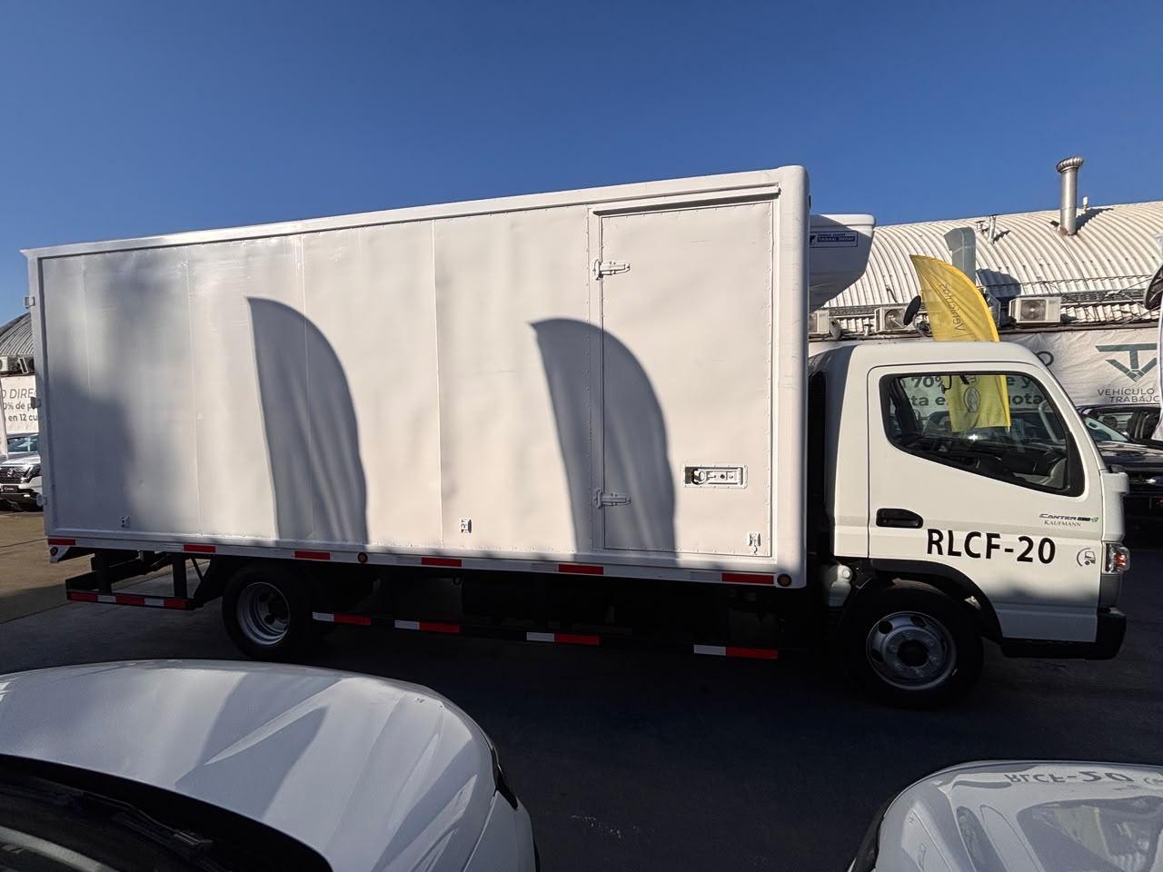 Mitsubishi Canter — foto 4 de 8