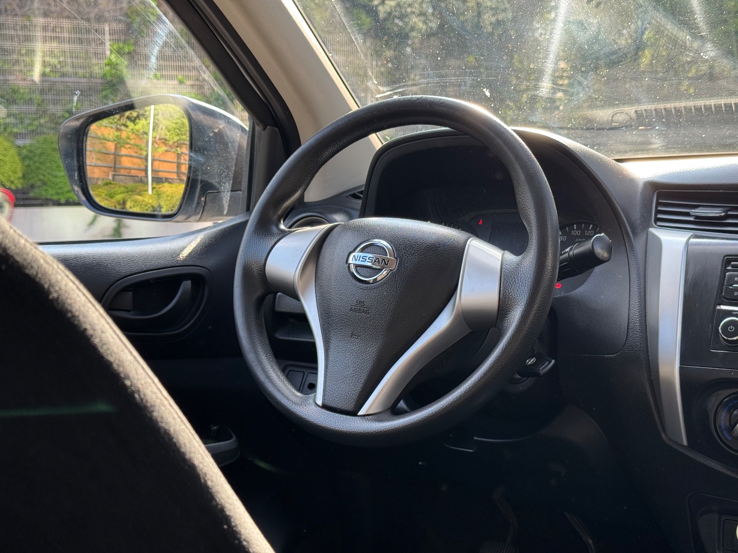 Nissan Np300 — foto 10 de 18
