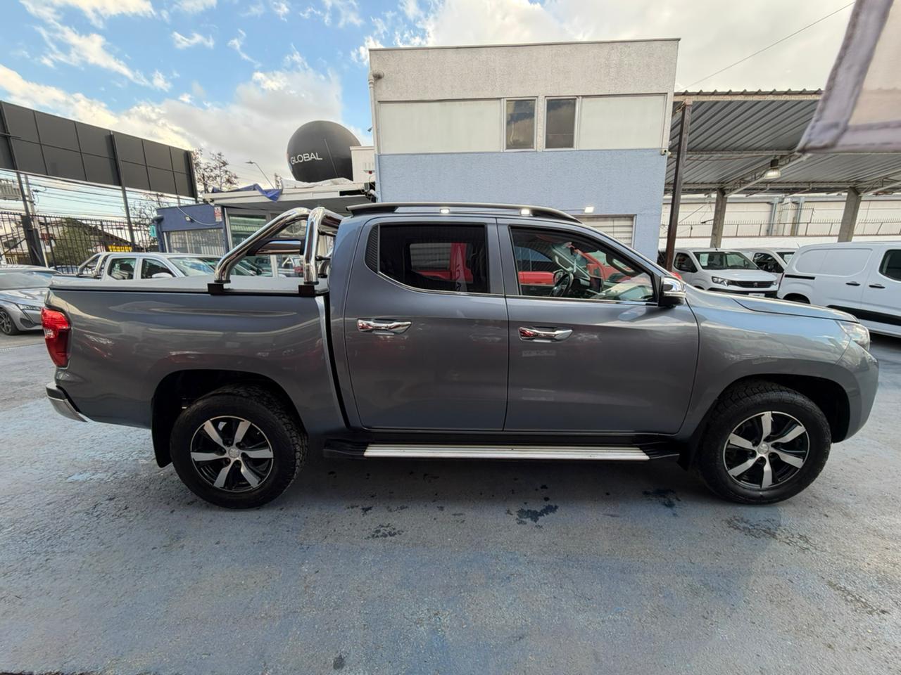 Peugeot Landtrek — foto 5 de 8