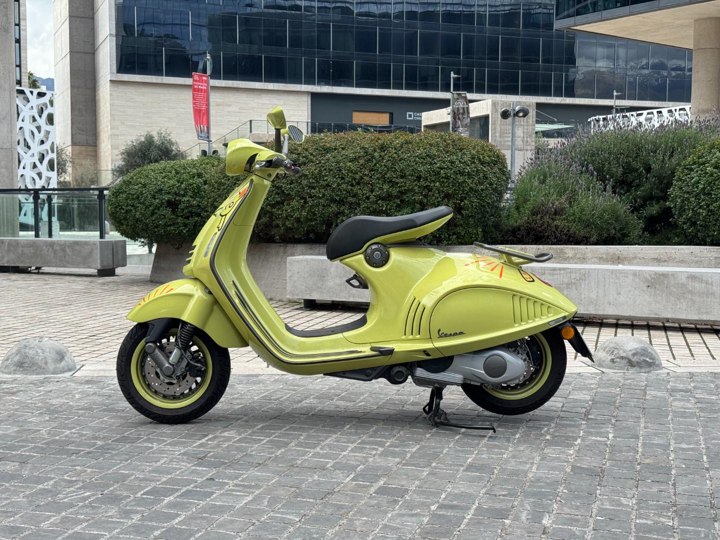 Vespa 946 — foto 9 de 14