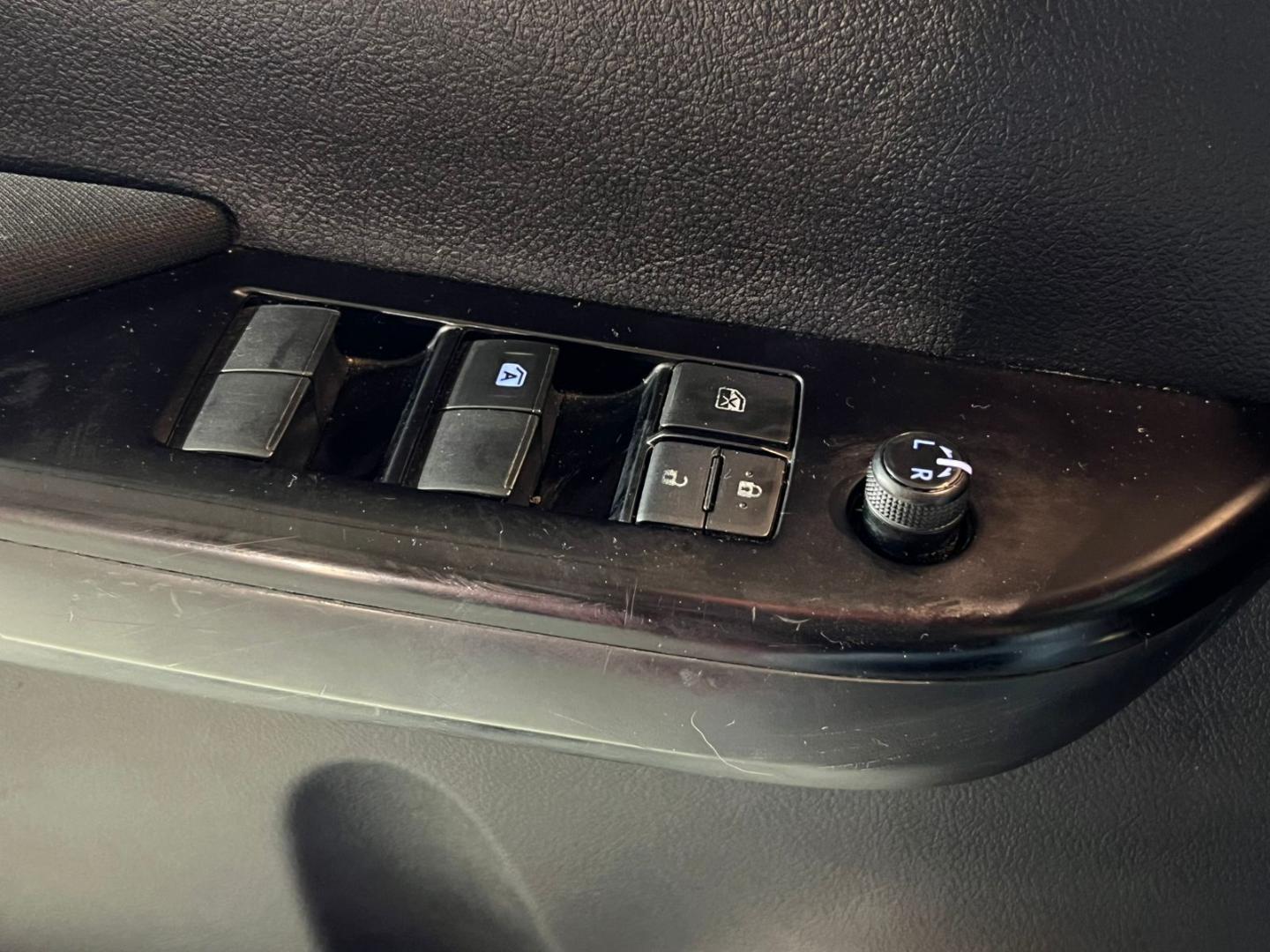 Toyota Hilux — foto 18 de 20