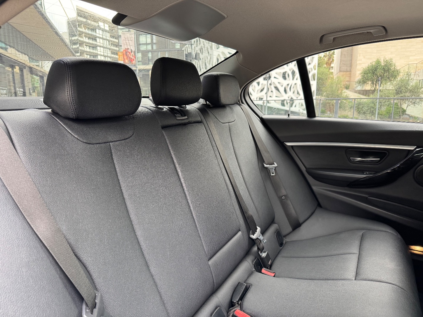 BMW 320I — foto 17 de 17