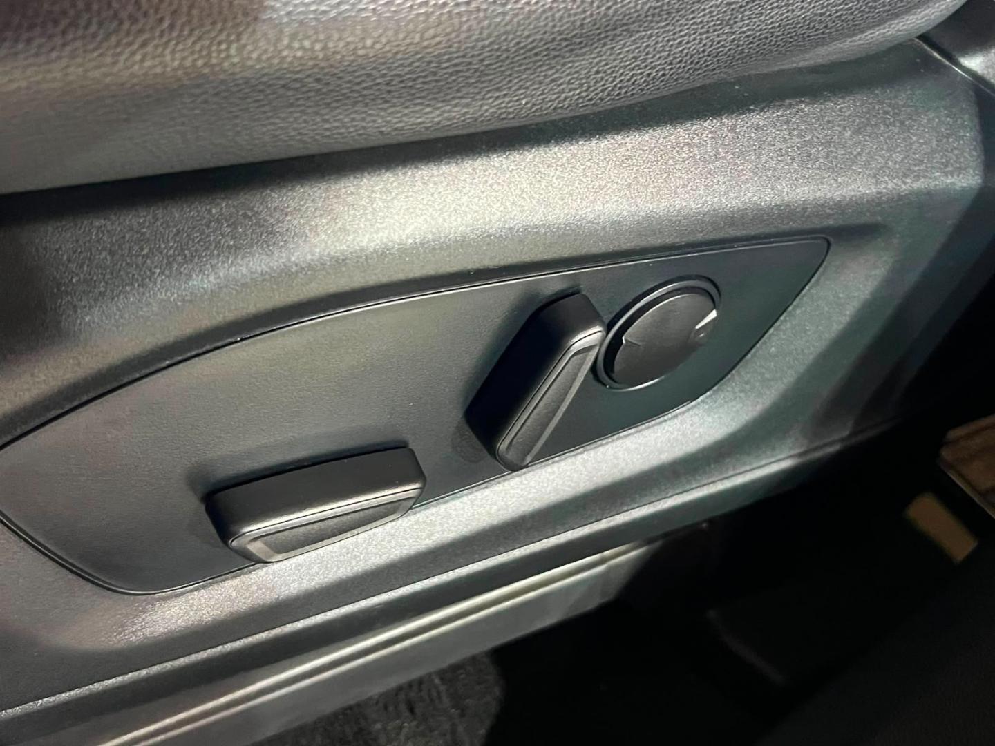 Ford Explorer — foto 21 de 23