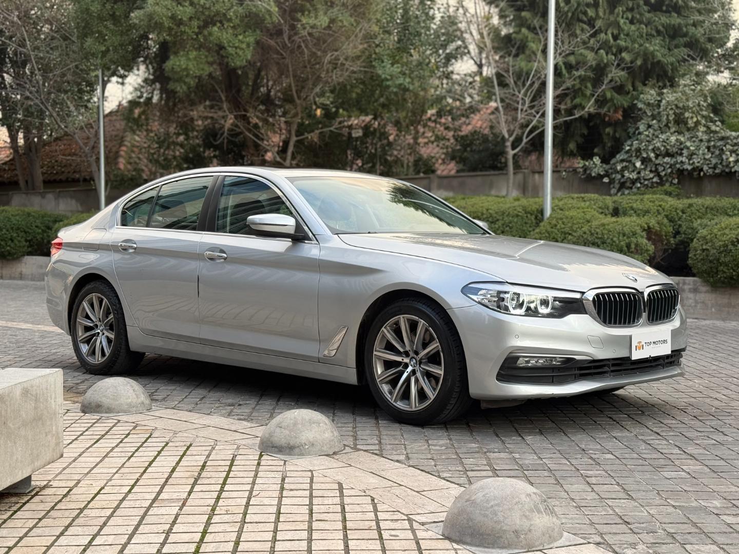 BMW 520I — foto 3 de 19