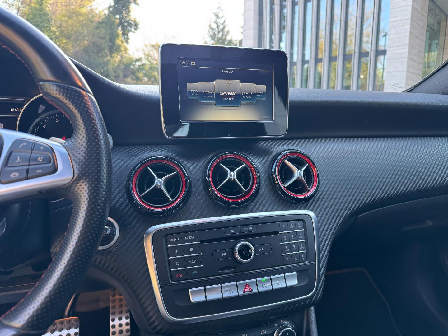 Mercedes-Benz A250 — foto 10 de 19