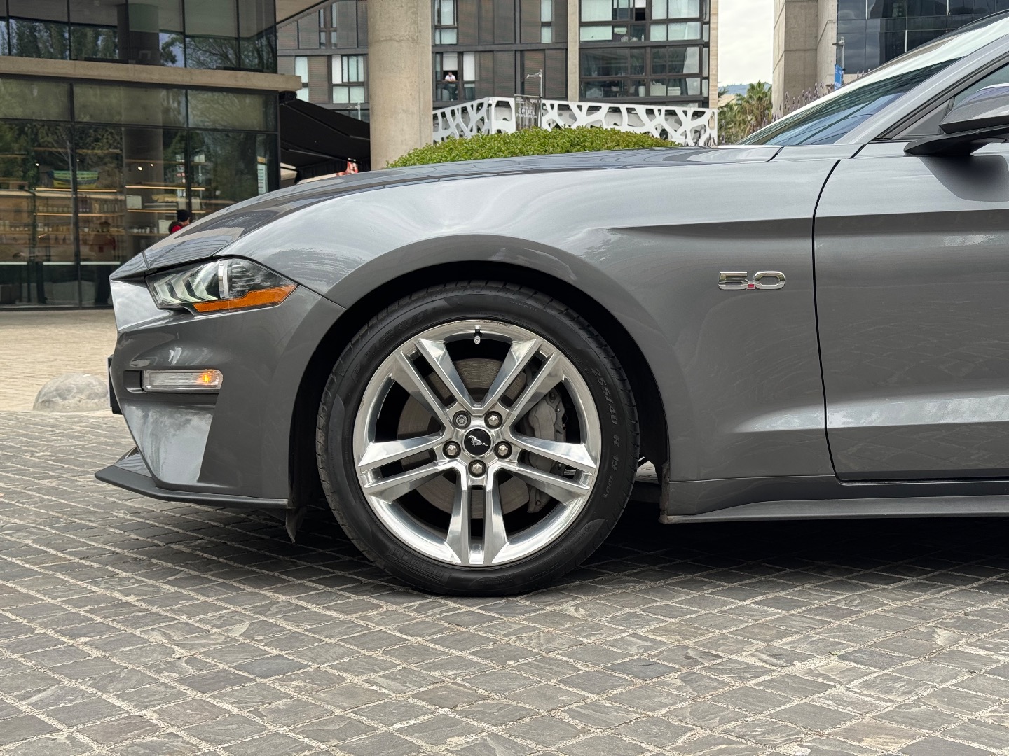 Ford Mustang — foto 8 de 19