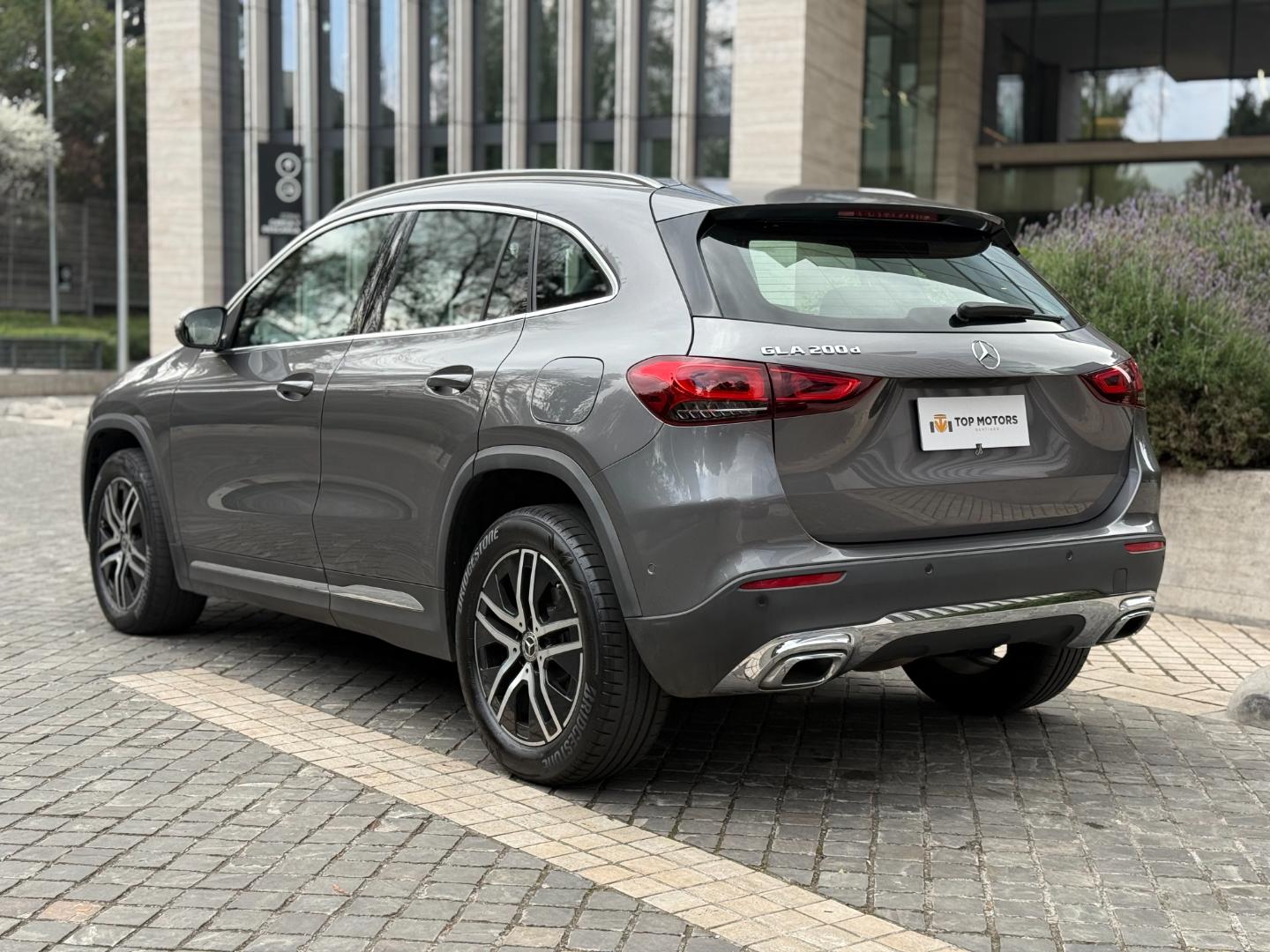 Mercedes-Benz Gla200 — foto 6 de 19