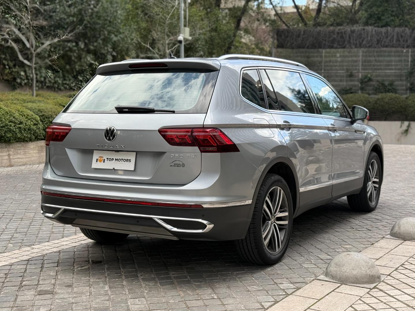 Volkswagen Tiguan — foto 4 de 20