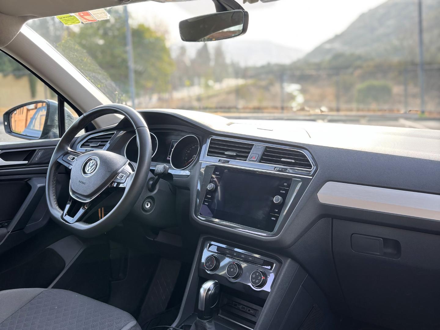 Volkswagen Tiguan — foto 11 de 11