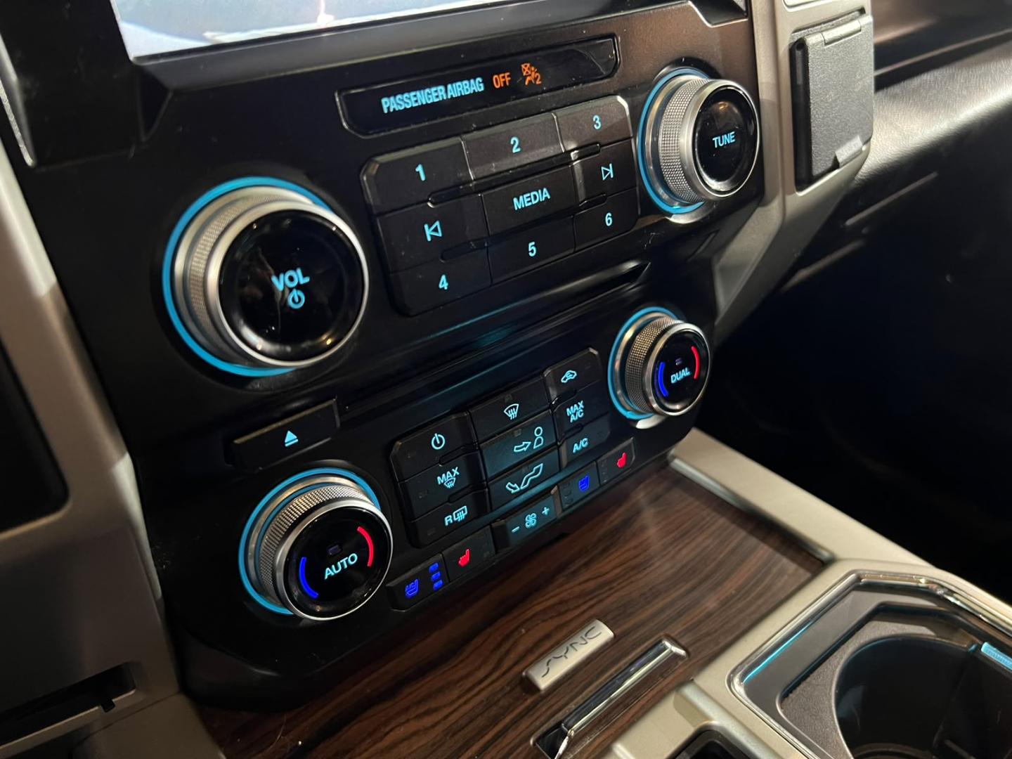 Ford F-150 — foto 18 de 23