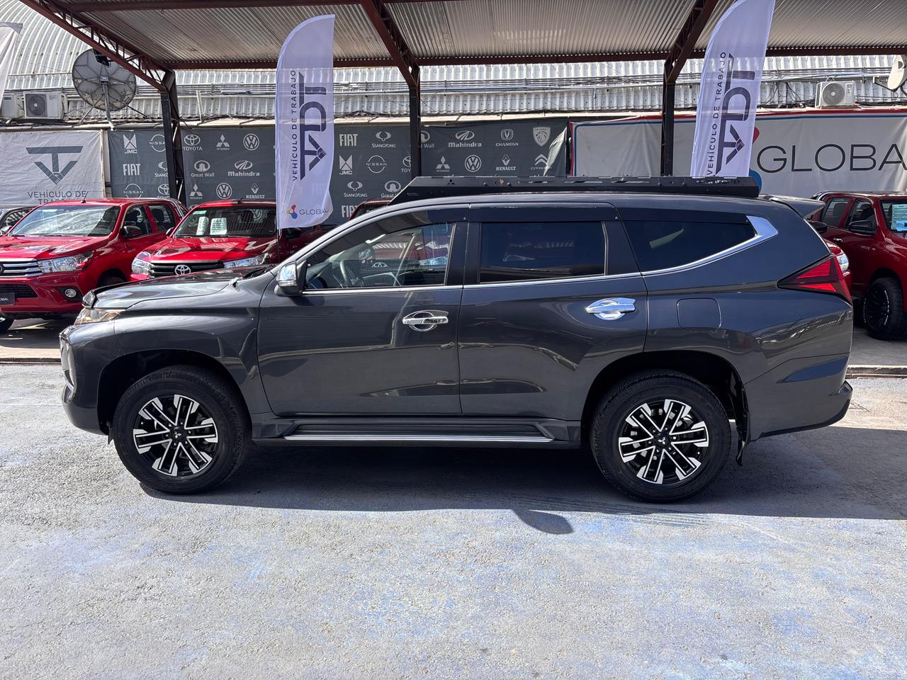 Mitsubishi Montero Sport — foto 4 de 8