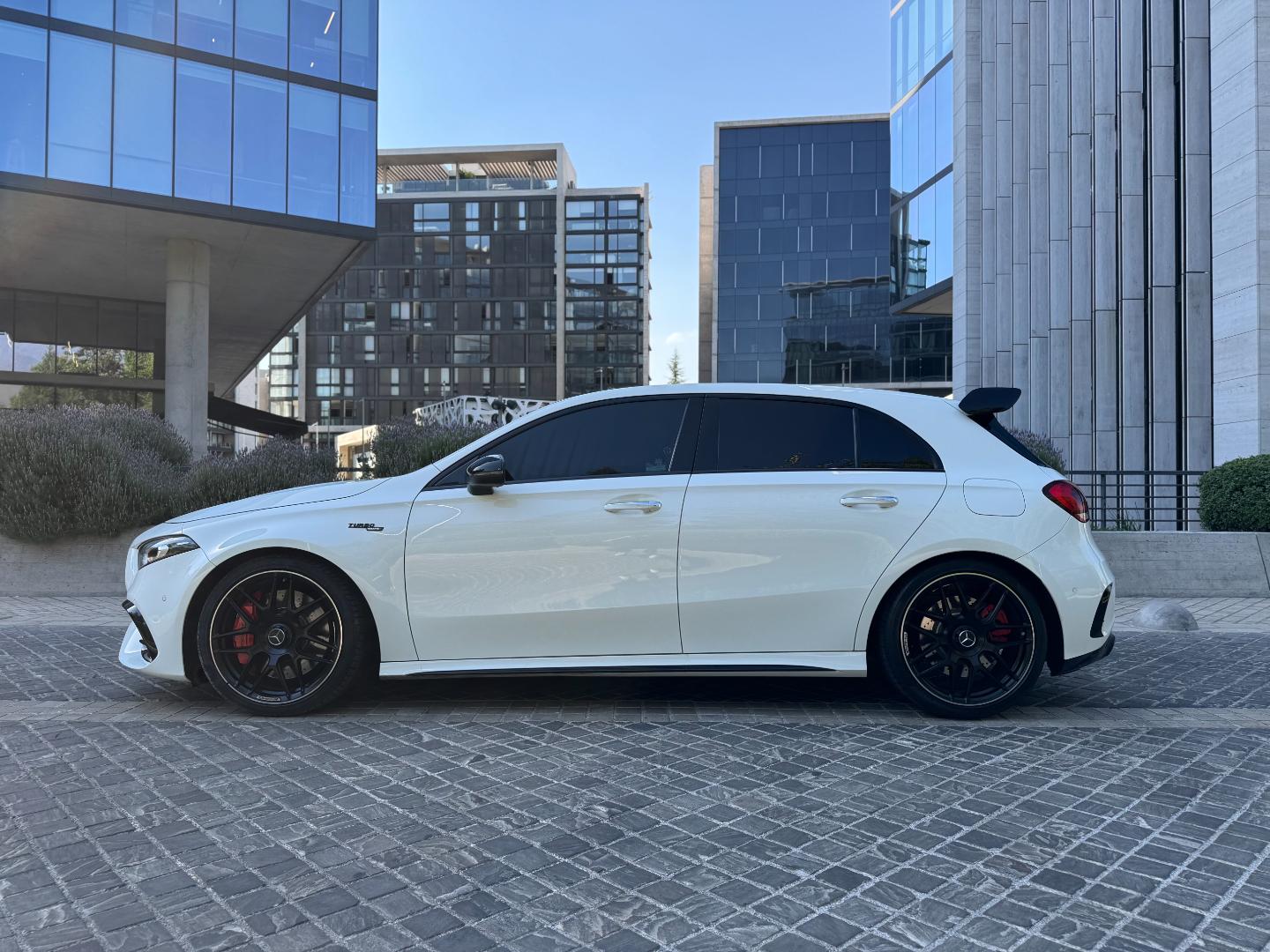 Mercedes-Benz A45S — foto 7 de 18