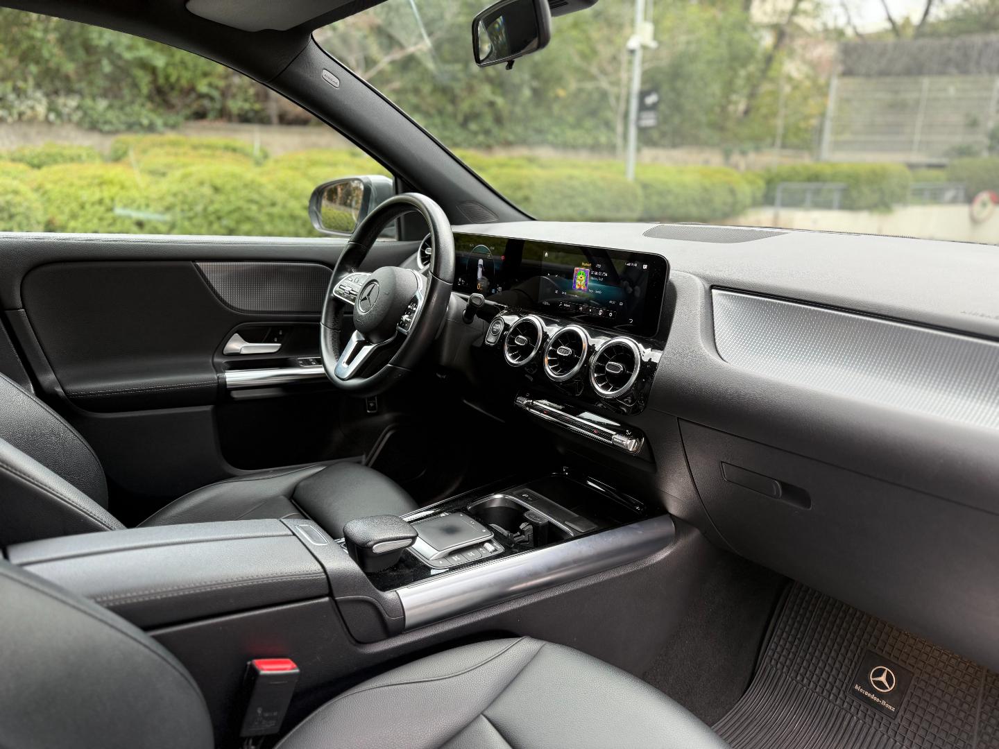 Mercedes-Benz Gla200 — foto 15 de 19