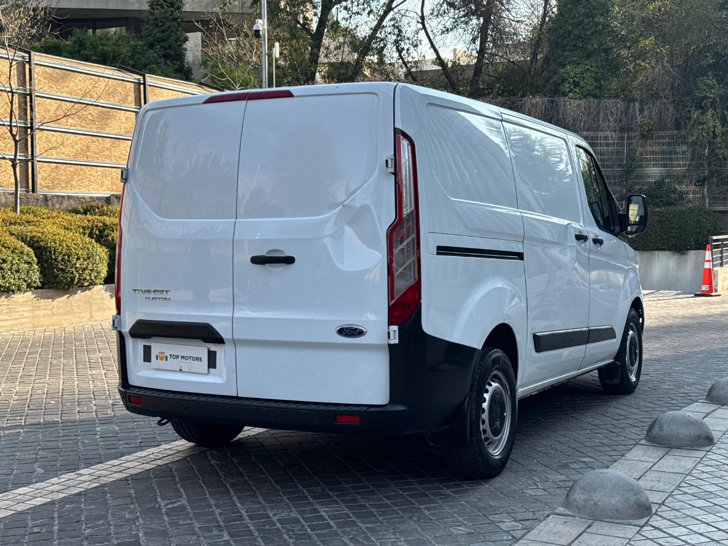 Ford Transit — foto 4 de 13