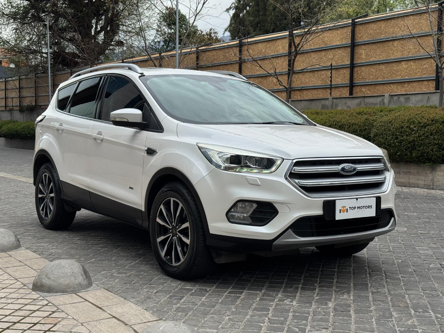 Ford Escape — foto 3 de 19