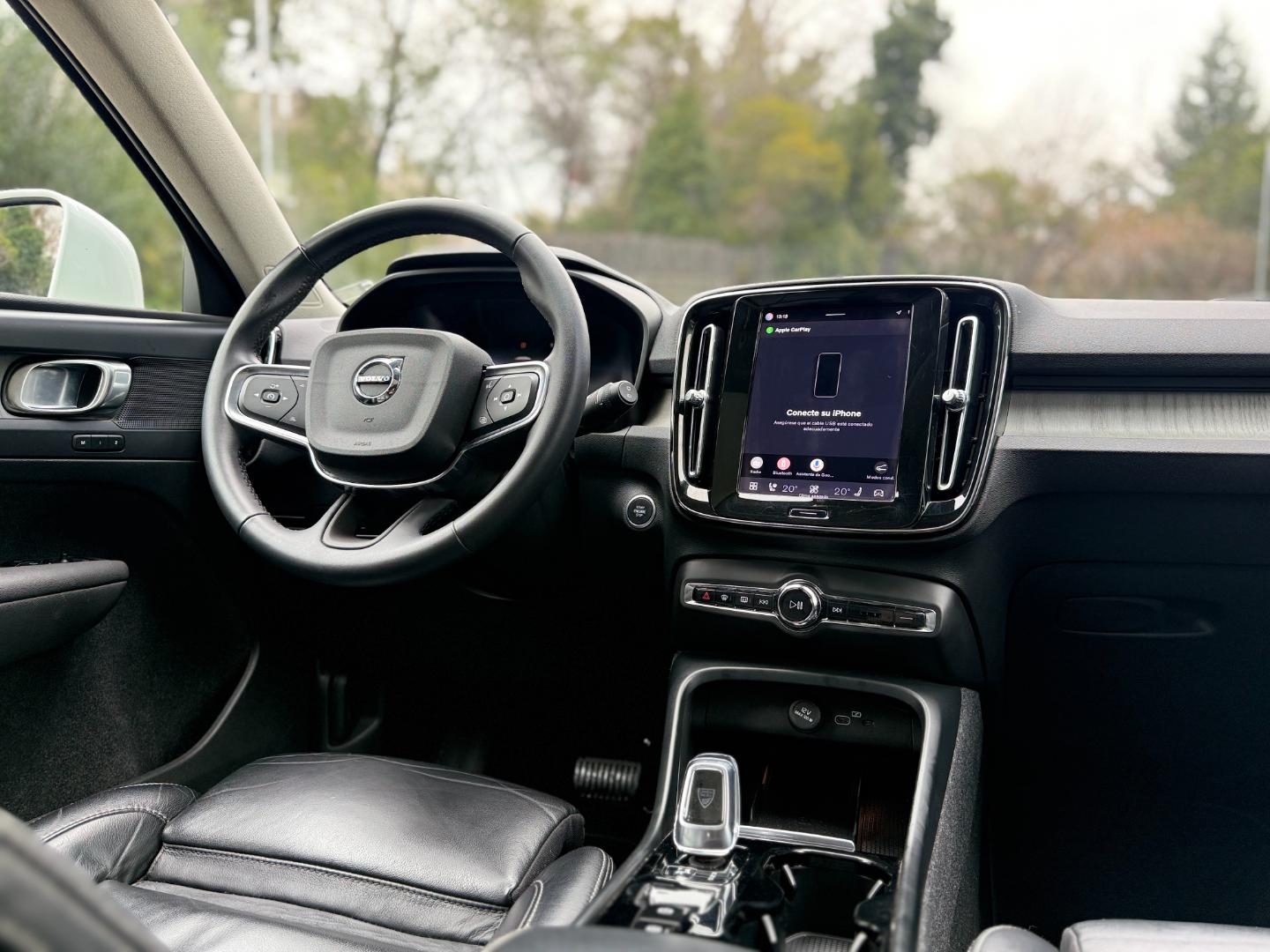 Volvo Xc40 — foto 17 de 22