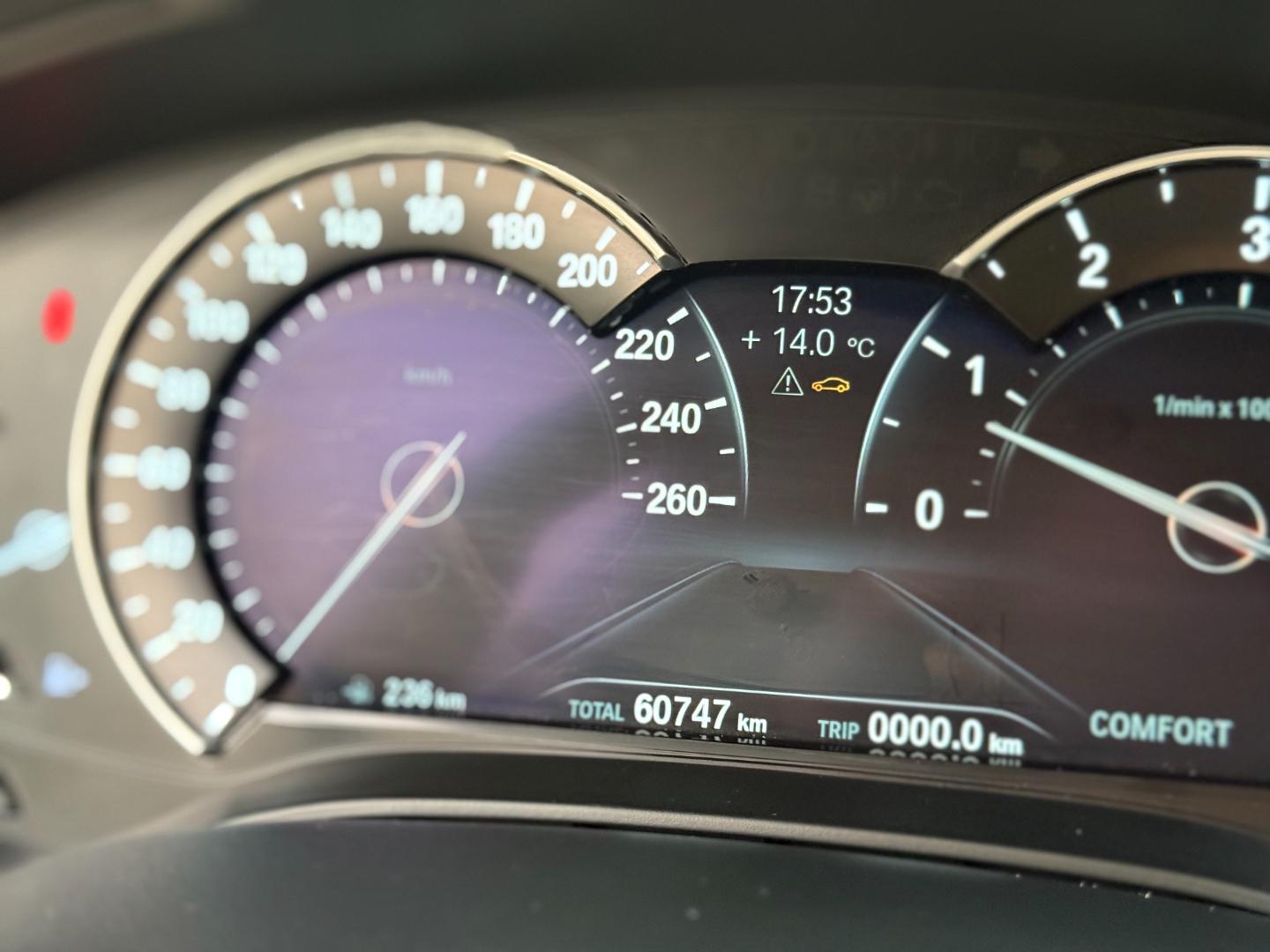 BMW 520I — foto 11 de 19