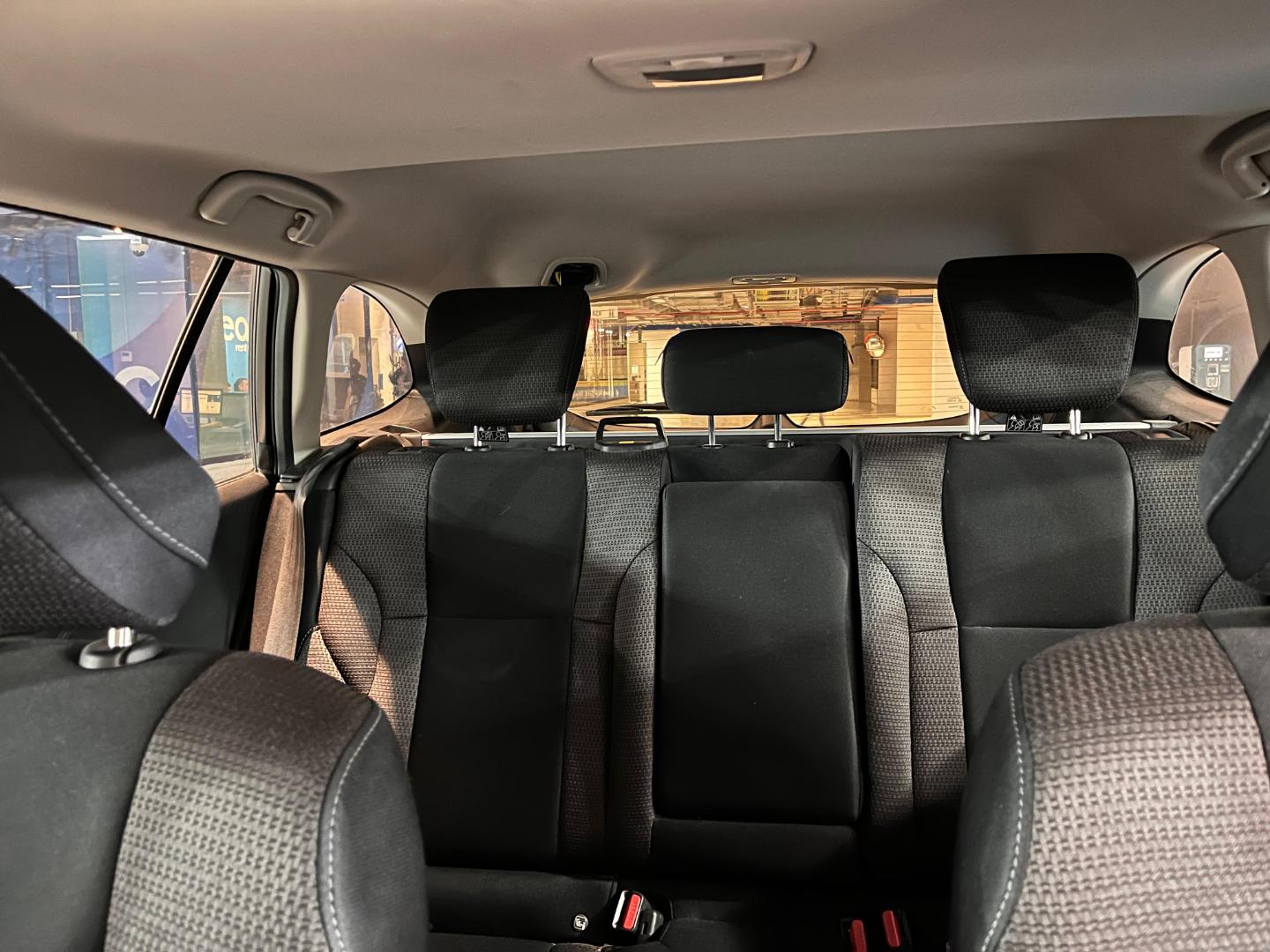 Subaru Outback — foto 17 de 18