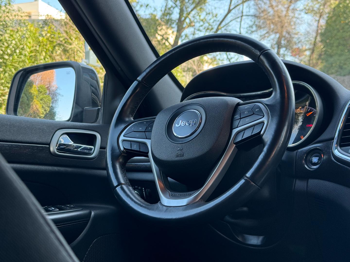 Jeep Grand Cherokee — foto 13 de 19
