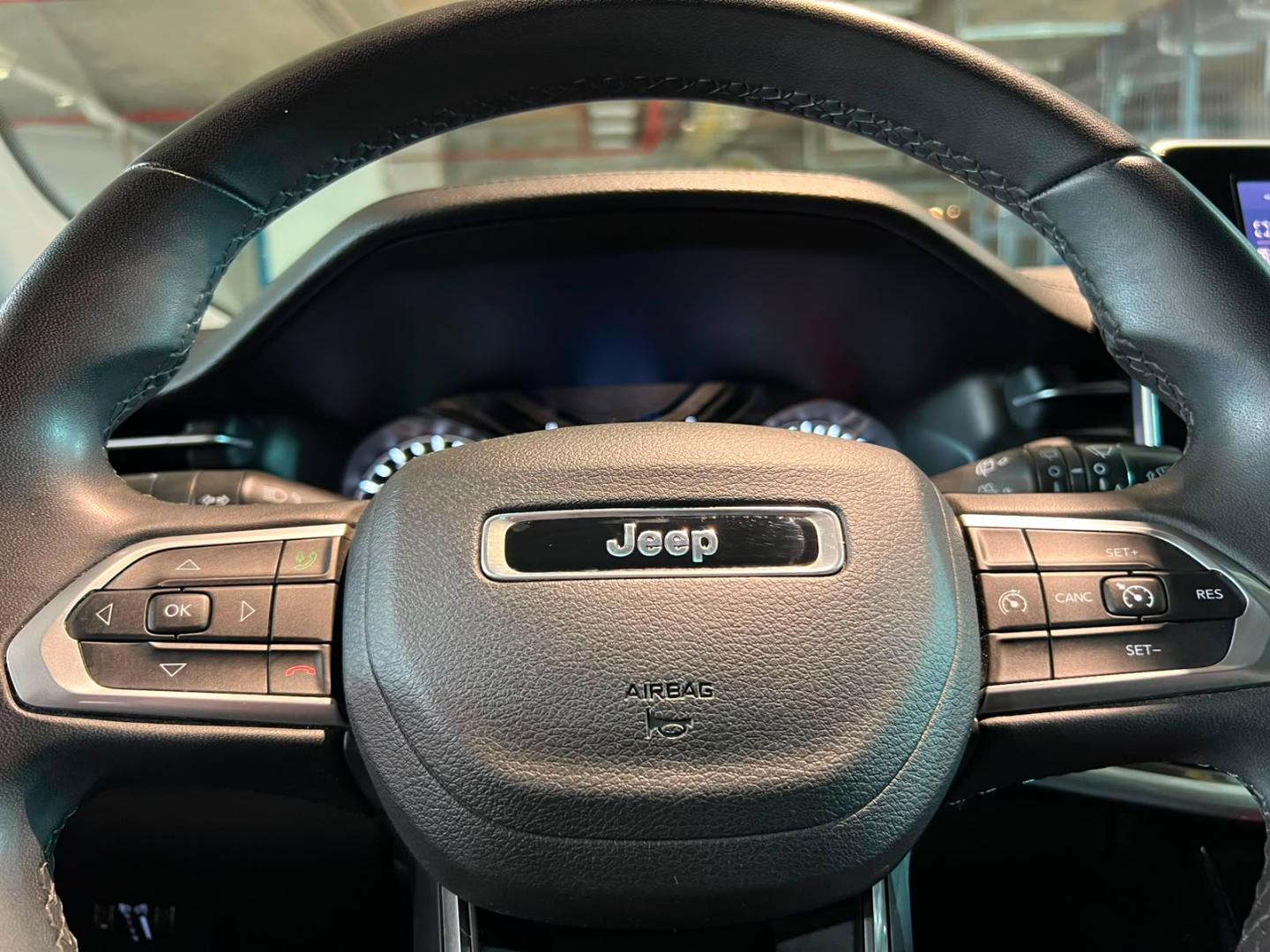 Jeep Compass — foto 12 de 20