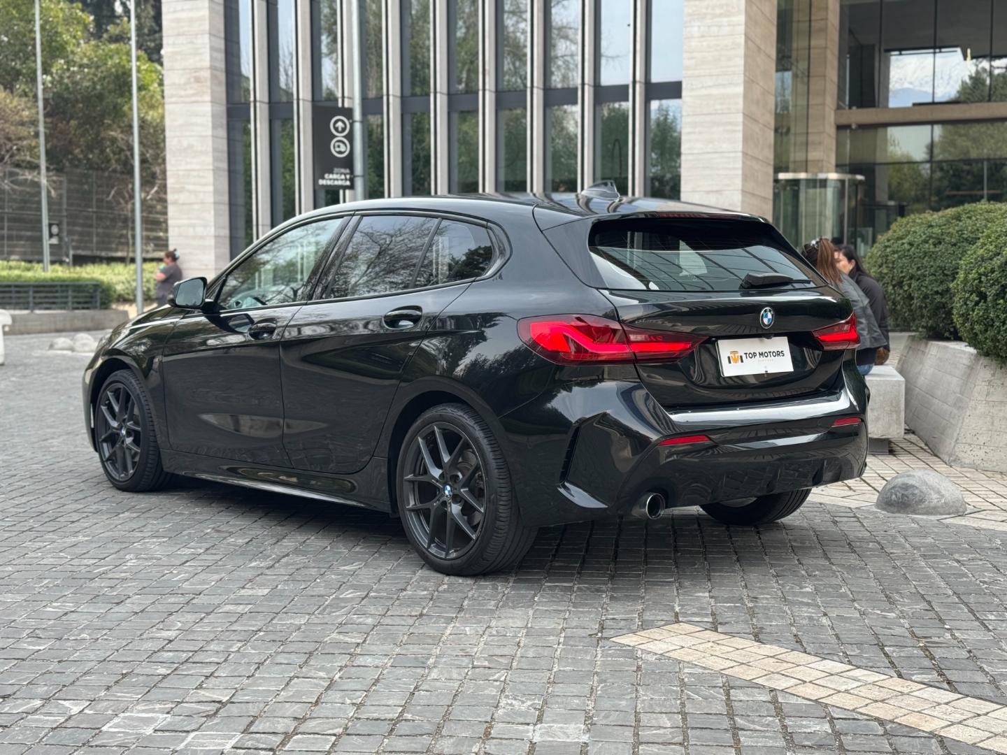BMW 118I — foto 6 de 19