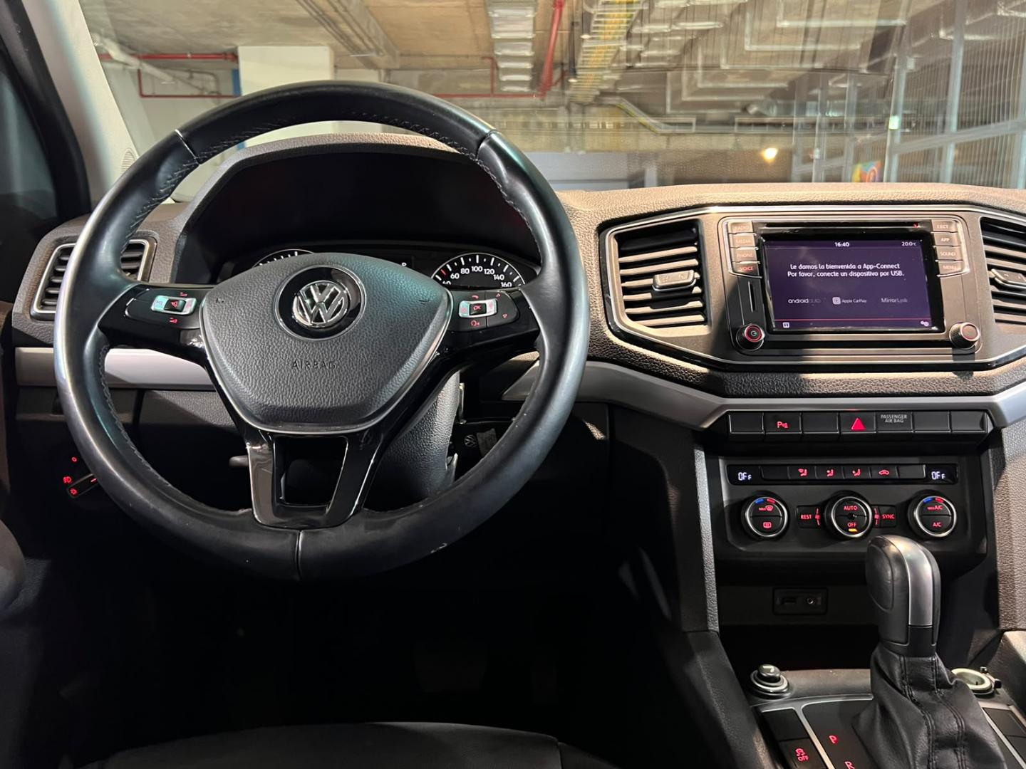 Volkswagen Amarok — foto 11 de 20
