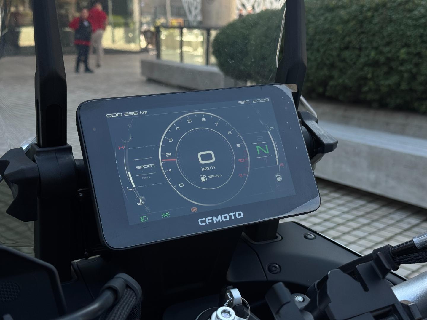 CFMoto 800 — foto 14 de 16