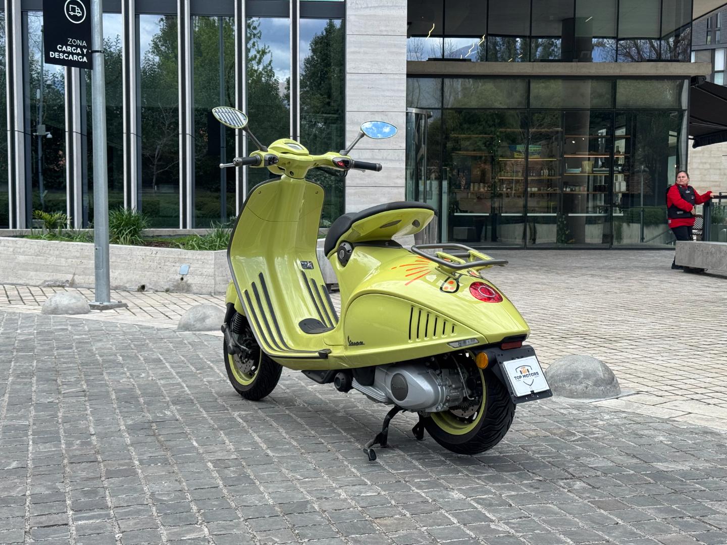 Vespa 946 — foto 8 de 14