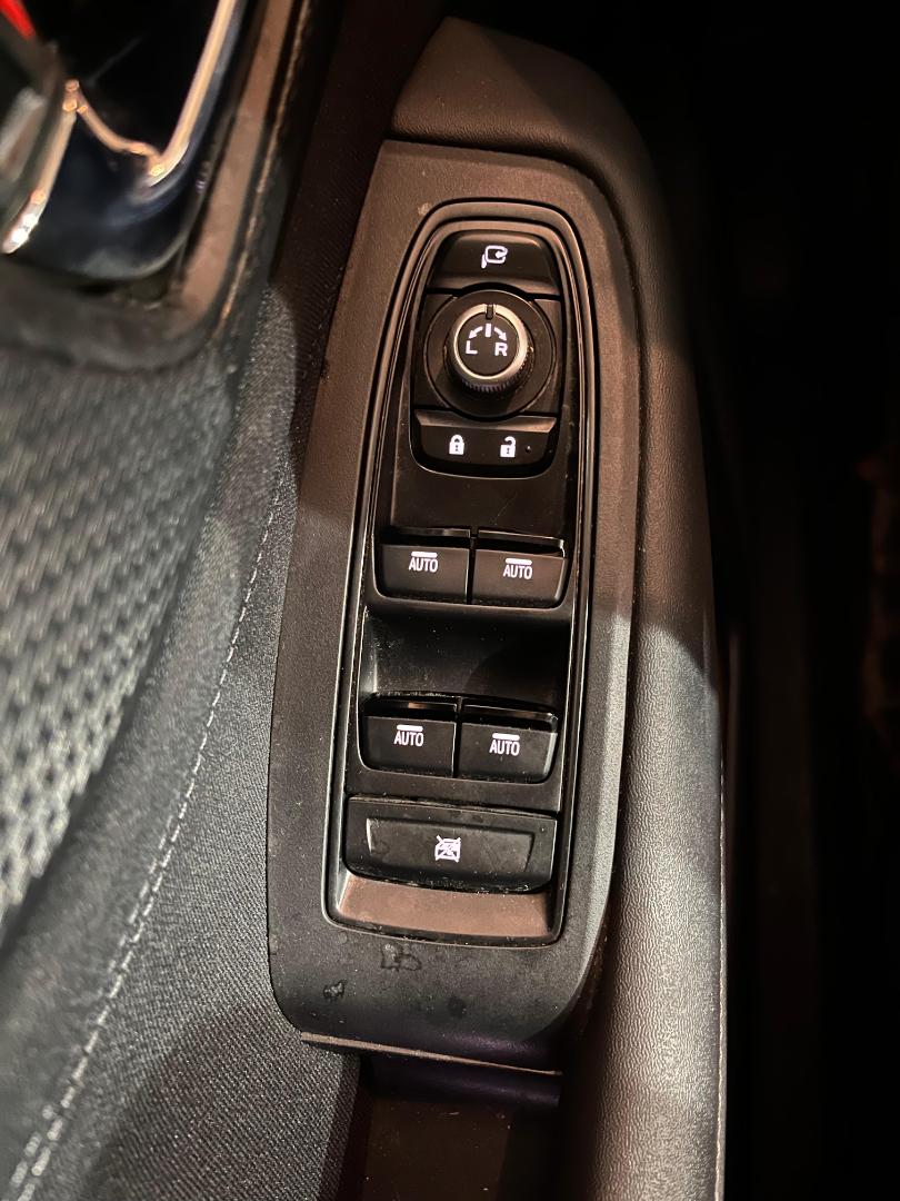Subaru Outback — foto 9 de 18