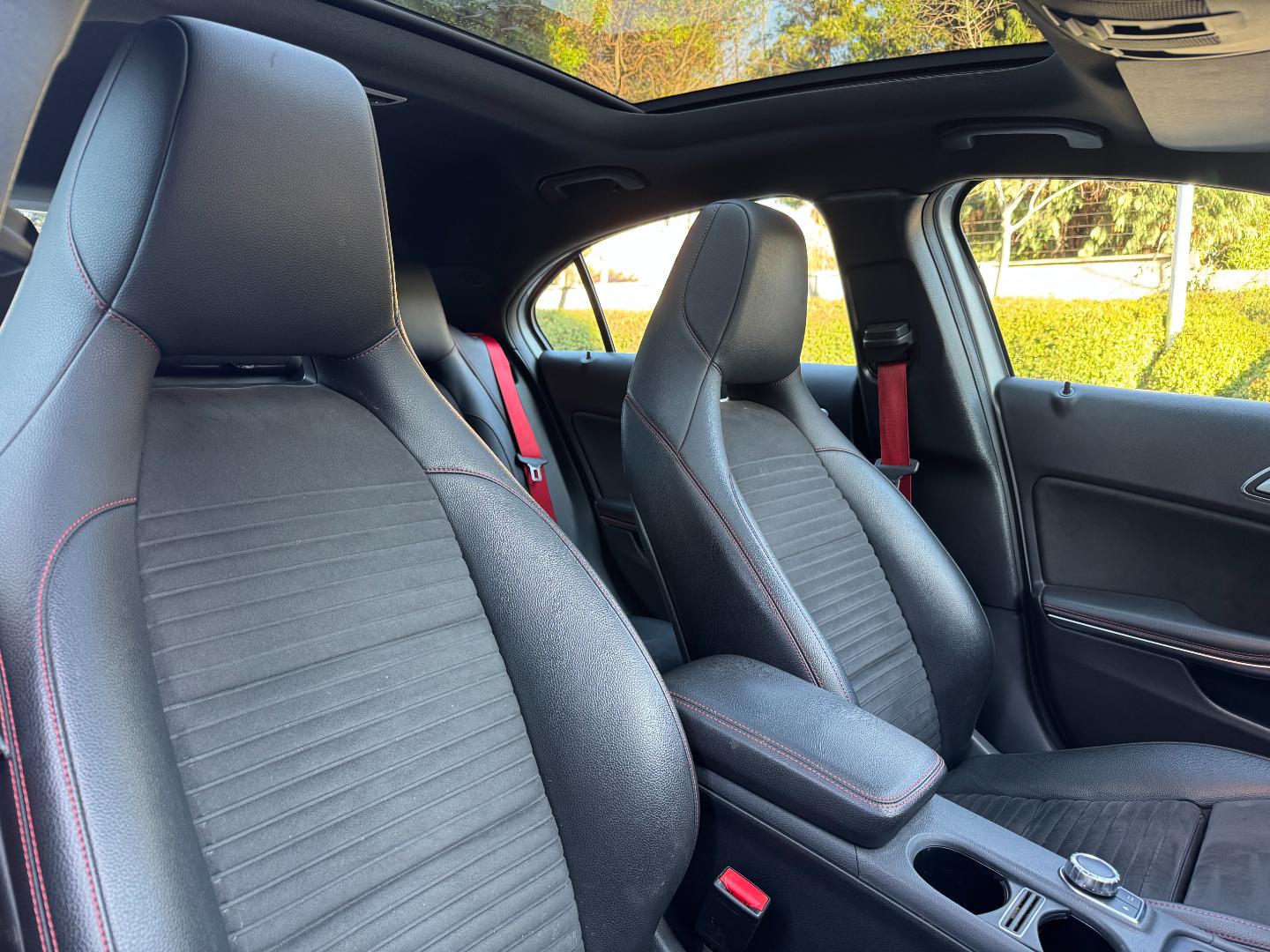 Mercedes-Benz A250 — foto 17 de 19